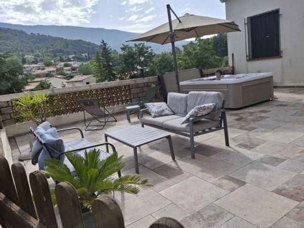 Duplex haut de villa vue nature