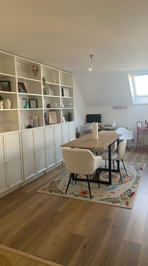 caroline's house