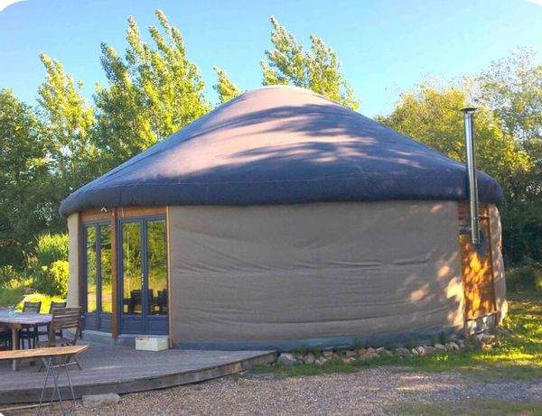 Yourte contemporaine familiale