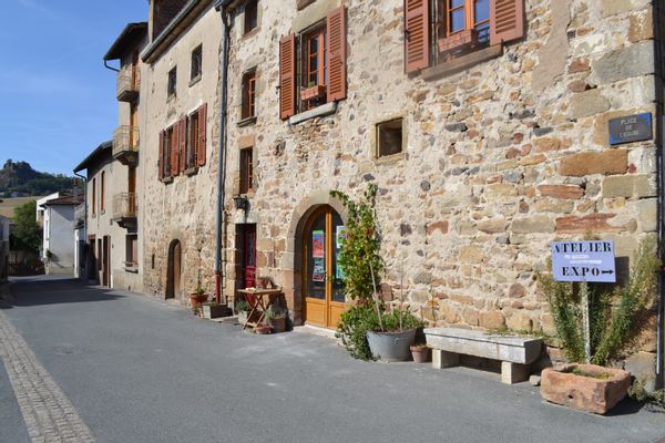 maison de village à Yronde-et-Buron, près des volcans d'Auvergne