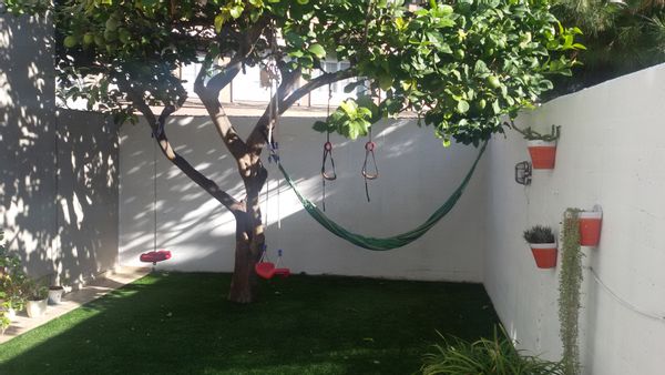 Cosy apartment 10km from Barcelona with a 35m2 garden.