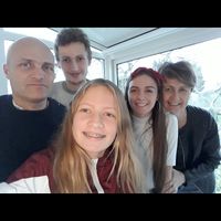 tom's house